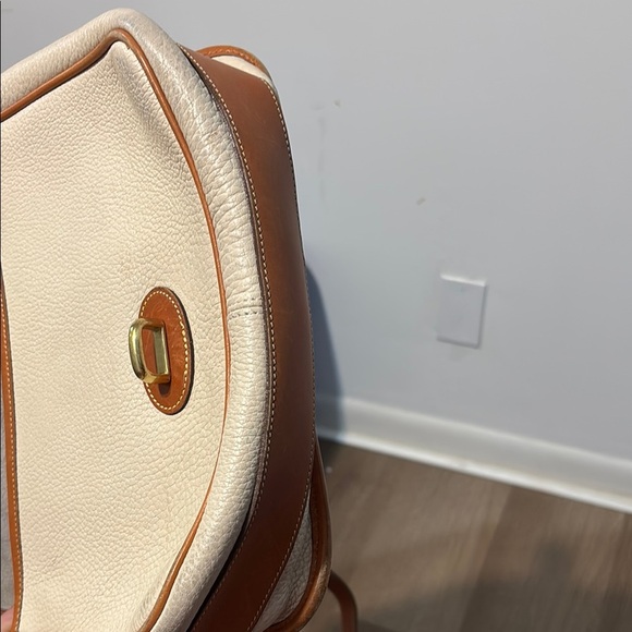 Dooney and Bourke purse - Picture 5 of 5